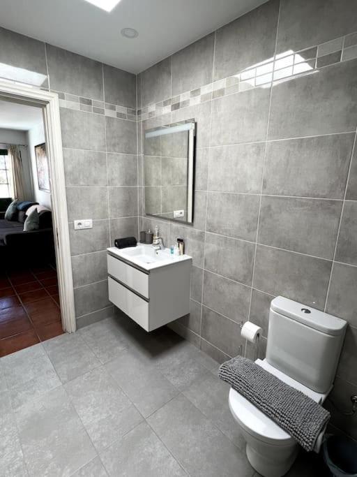 Casa Breen - Spacious 1 Bedroom Apartment In Matagorda With Communal Pool Tías Extérieur photo