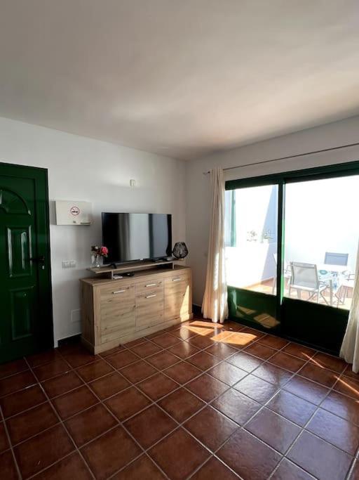 Casa Breen - Spacious 1 Bedroom Apartment In Matagorda With Communal Pool Tías Extérieur photo