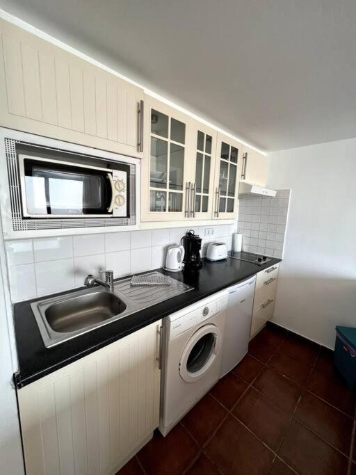 Casa Breen - Spacious 1 Bedroom Apartment In Matagorda With Communal Pool Tías Extérieur photo